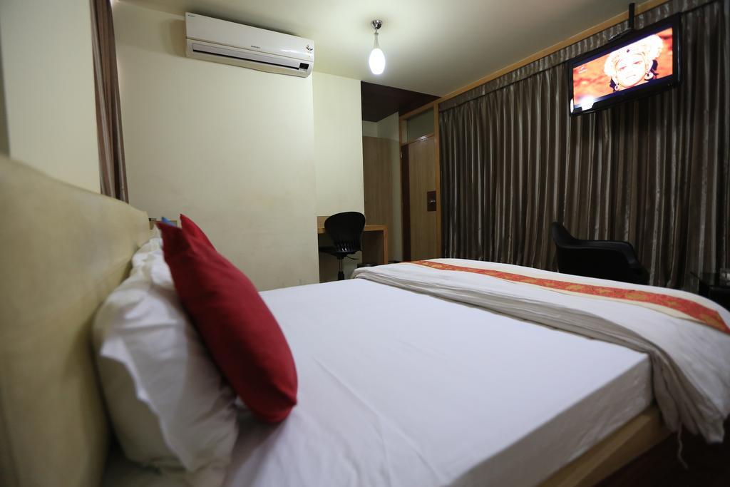 Apollo Sindoori Hotels Limited بنغالور الغرفة الصورة